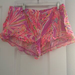 Lilly Pulitzer lightweight shorts dog free smoke free home